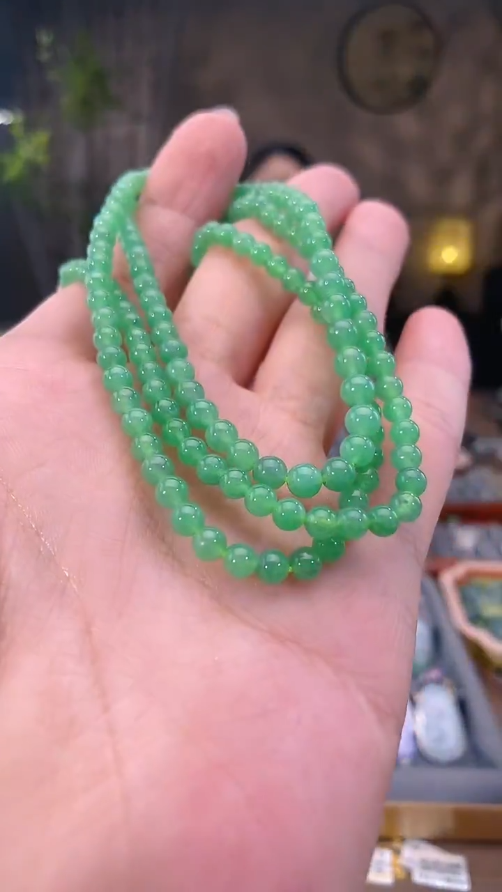 吊坠(不含链)未镶嵌翡翠珠串一条