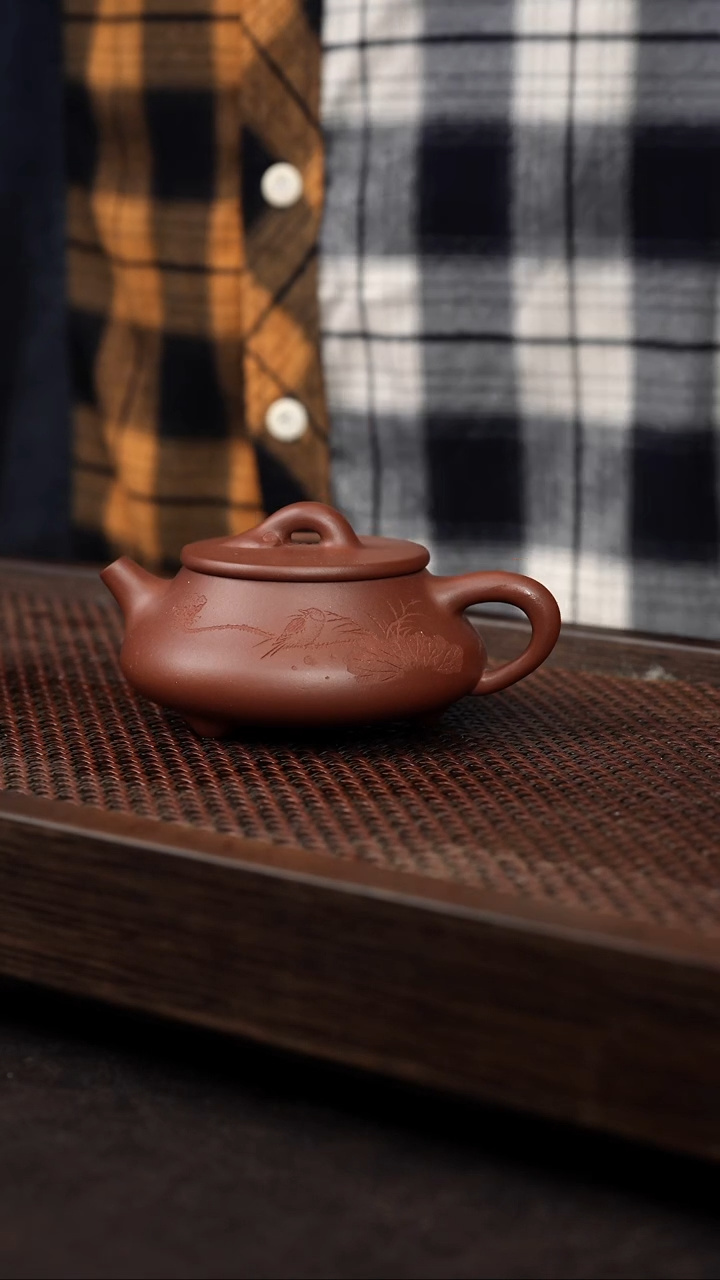 【闪购商品】紫砂茶壶底槽清刻绘平盖石瓢