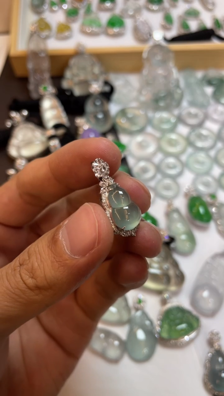 【闪购商品】翡翠吊坠(不含链)18K金镶嵌葫芦