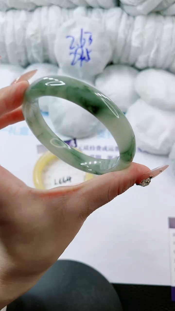 【闪购商品】石英质玉手镯未镶嵌多样性发货L665-63