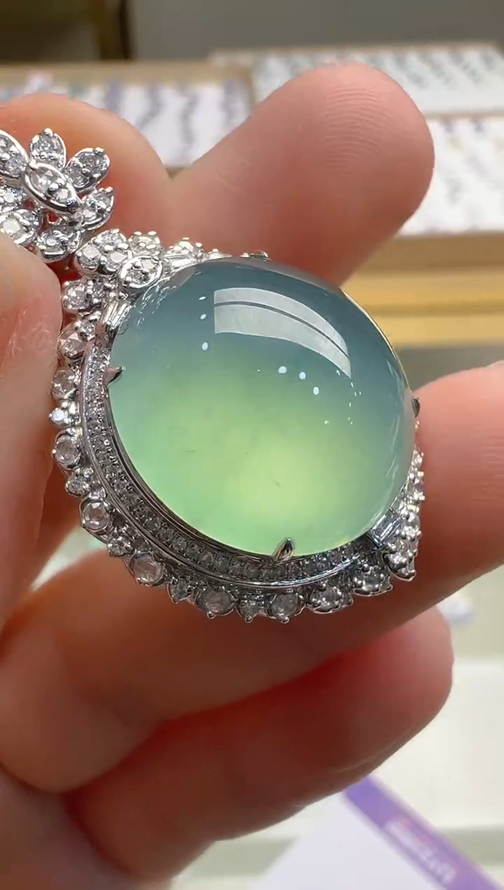 【闪购商品】翡翠吊坠(不含链)18K金镶嵌多样性发货拍一发一