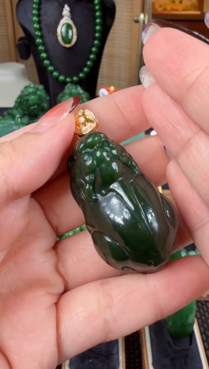 【闪购商品】和田玉（碧玉）吊坠(赠链)18K金镶嵌 