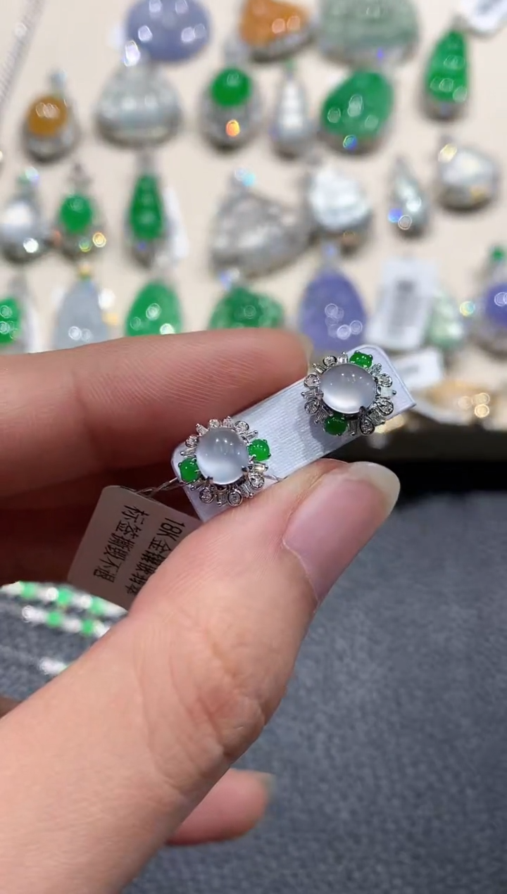 【闪购商品】翡翠耳饰18K金镶嵌b81    