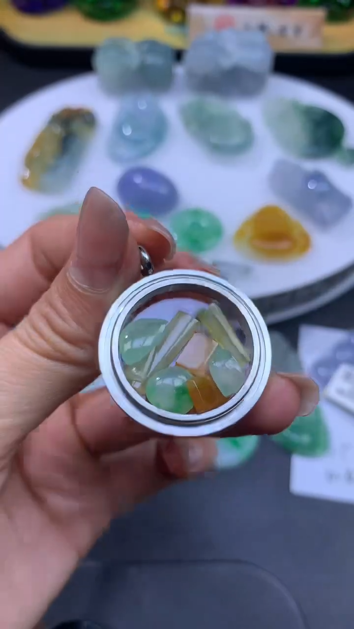 【闪购商品】翡翠颈饰未镶嵌翡翠套装