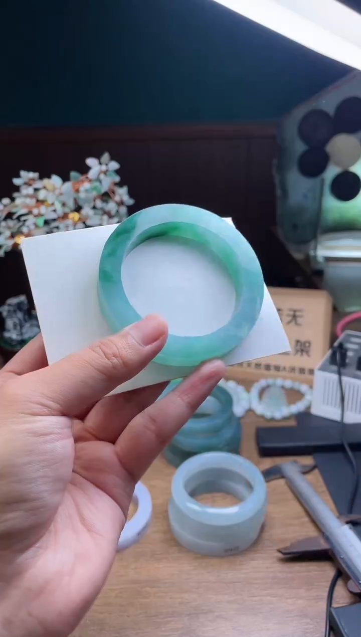 【闪购商品】定制翡翠手镯未镶嵌都是