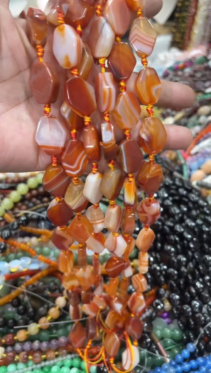 玛瑙/玉髓未镶嵌珠宝半成品一条