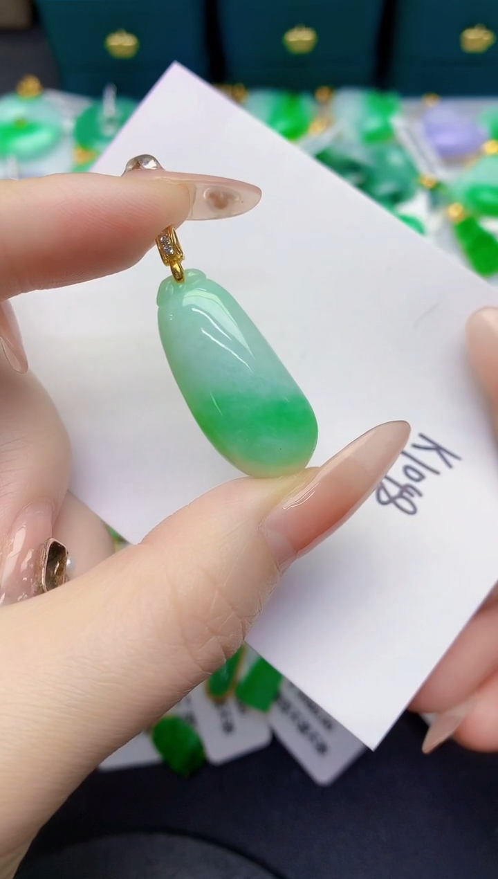 颈饰未镶嵌翡翠缅甸天然翡翠A货