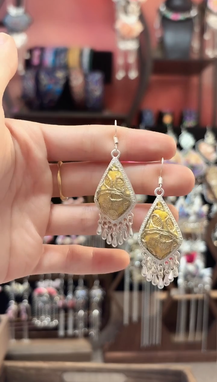 织绣 云织谣民族风精美饰品   391