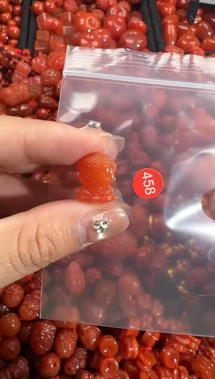 南红玛瑙未镶嵌颈饰1