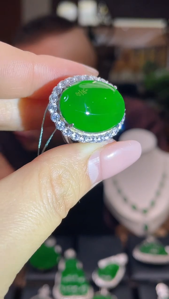 【闪购商品】翡翠颈饰未镶嵌翡翠吊坠