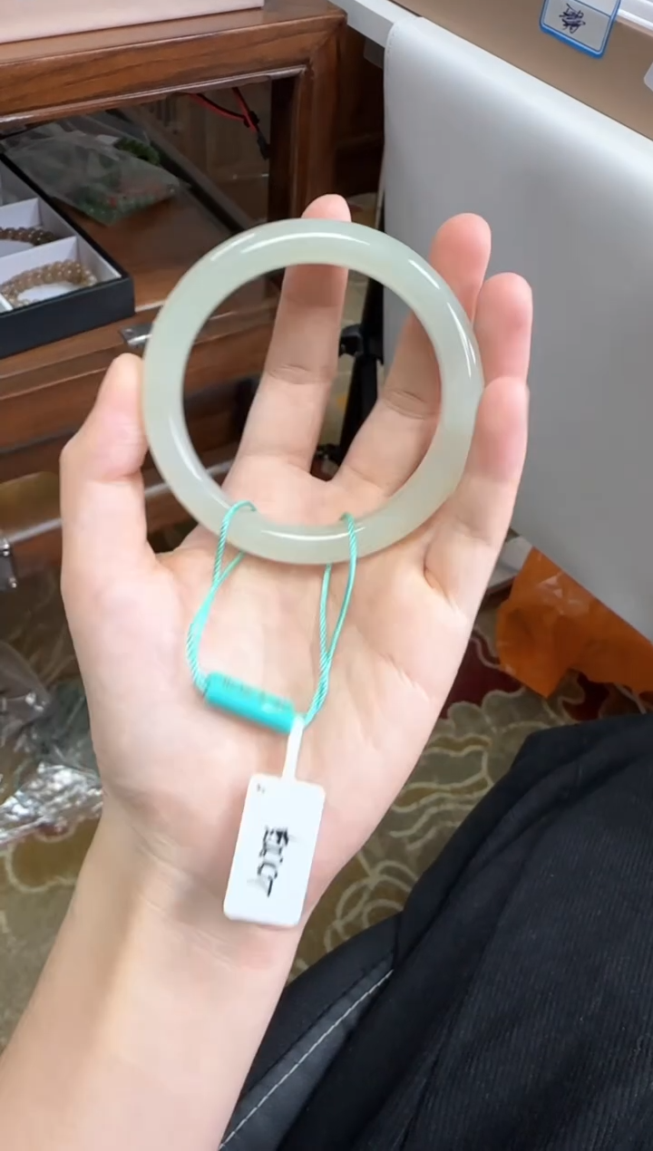未镶嵌手镯和田玉56