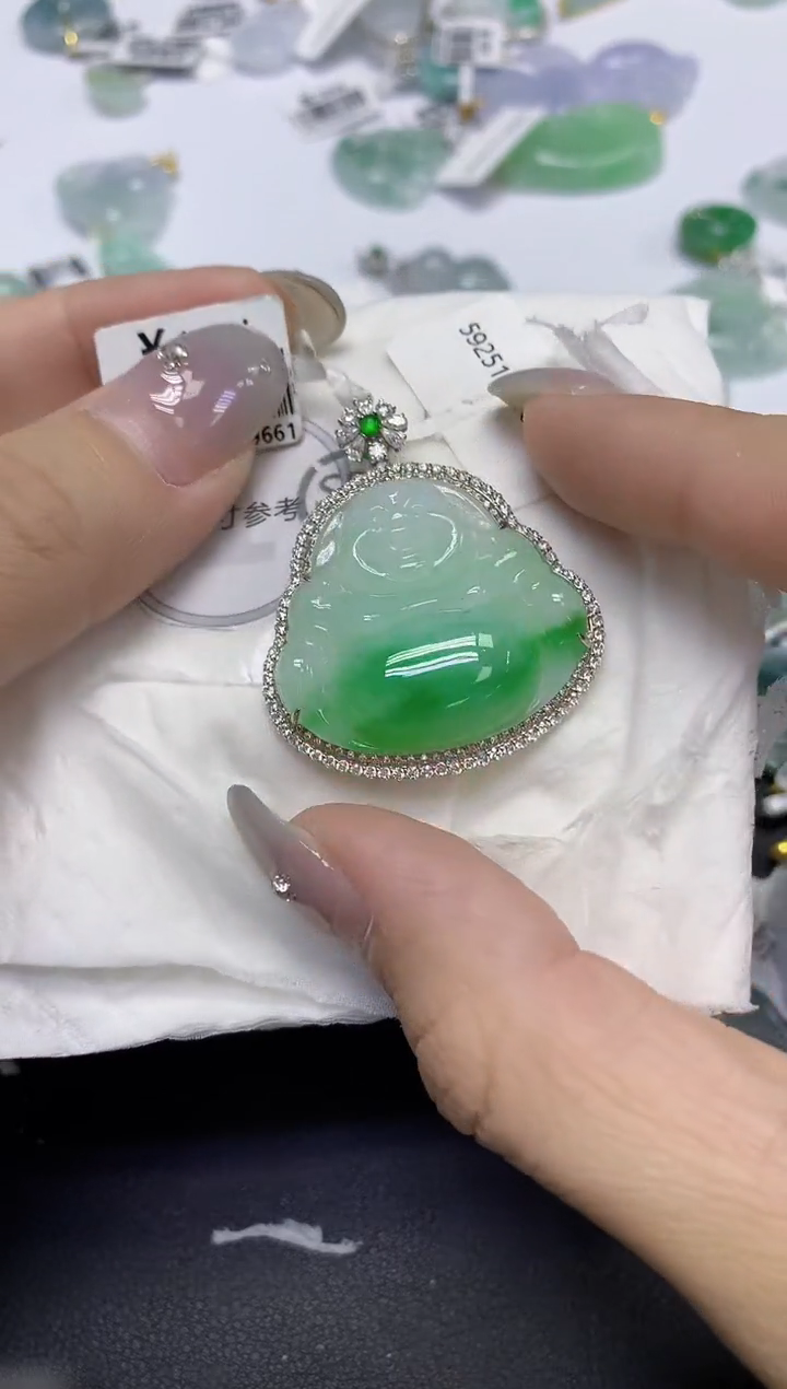 颈饰18K金镶嵌翡翠天然缅甸翡翠A货百元以上9元证书费自理