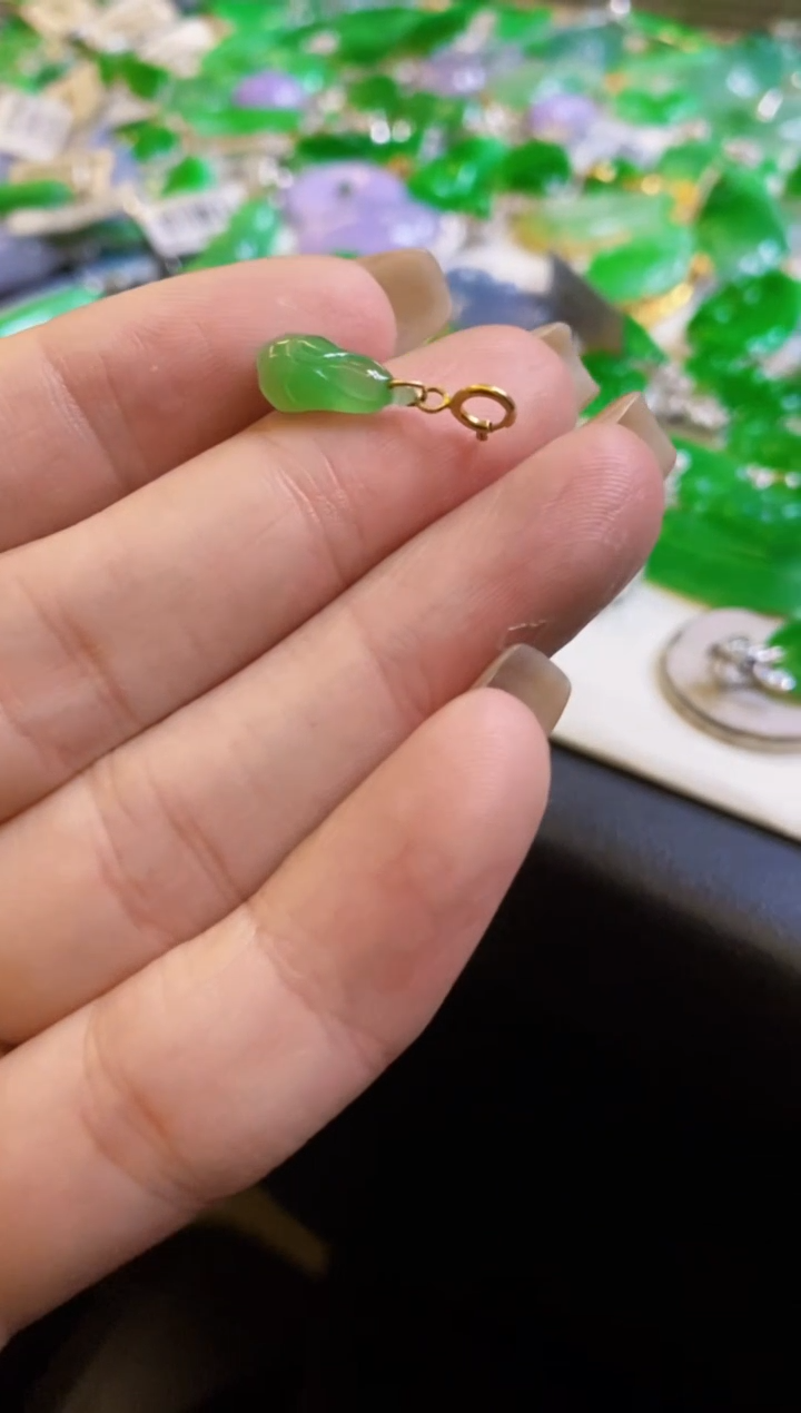 【闪购商品】翡翠颈饰18K金镶嵌吊坠