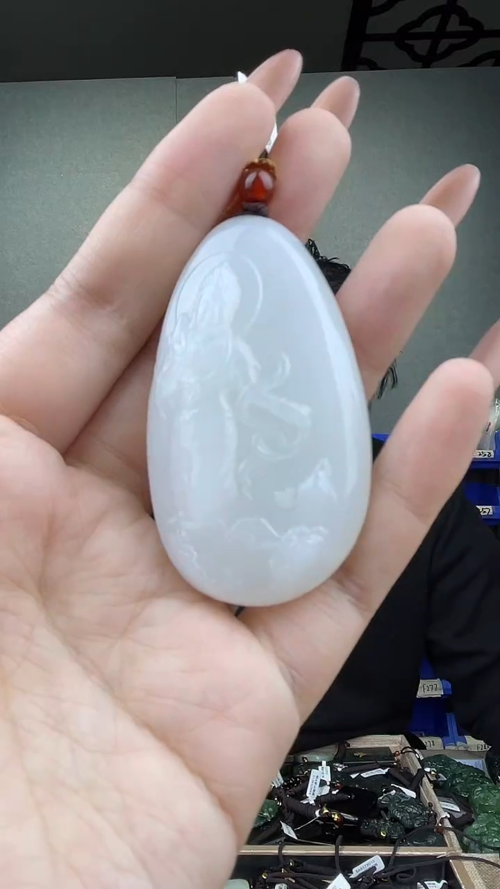 颈饰未镶嵌和田玉1