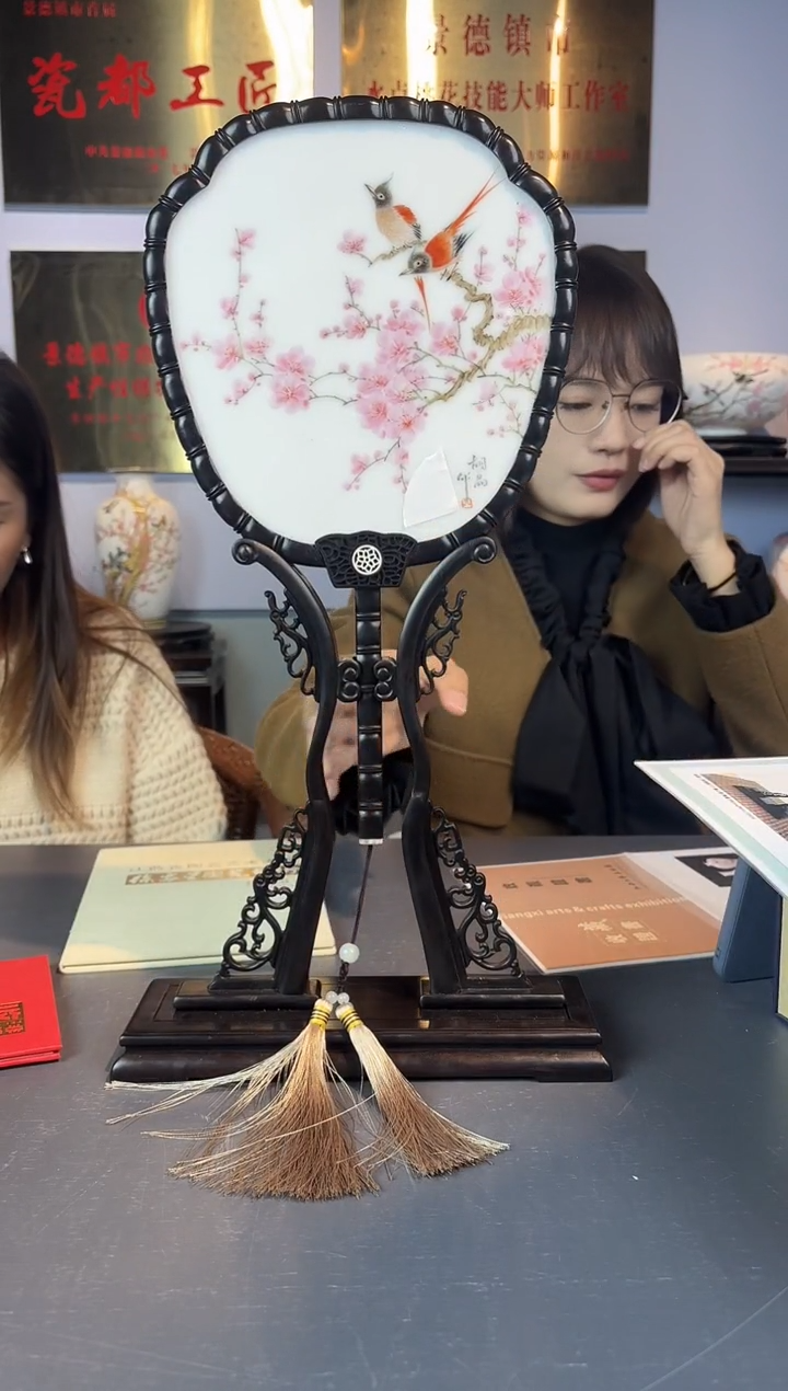 摆件瓷瓷立方-水点桃花-胡晶-43