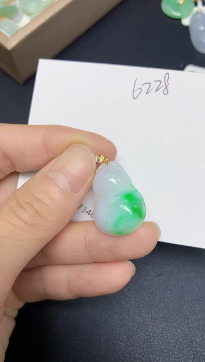 【闪购商品】翡翠挂件18K金镶嵌 天然翡翠A货