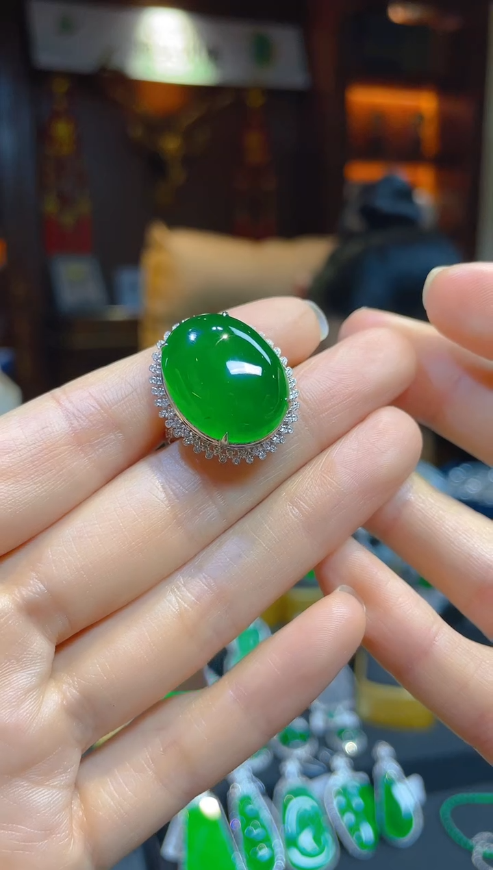 【闪购商品】翡翠戒指18K金镶嵌119572天然A货翡翠蛋面戒指