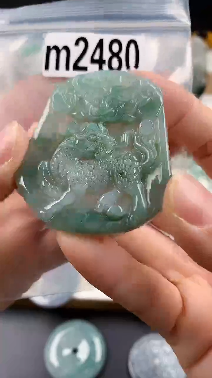 颈饰未镶嵌翡翠天然翡翠吊坠挂件