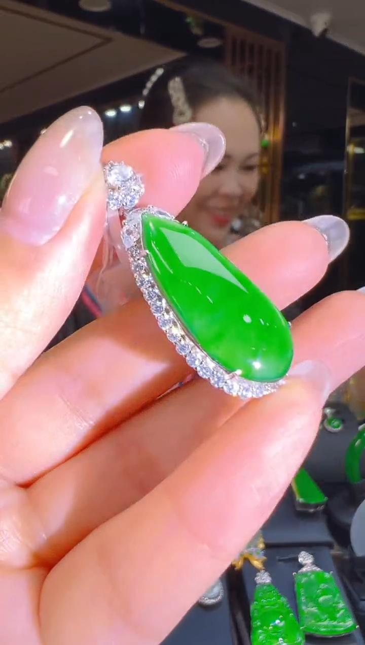 吊坠(赠链)银S925镶嵌翡翠129(多样性发货发其一)