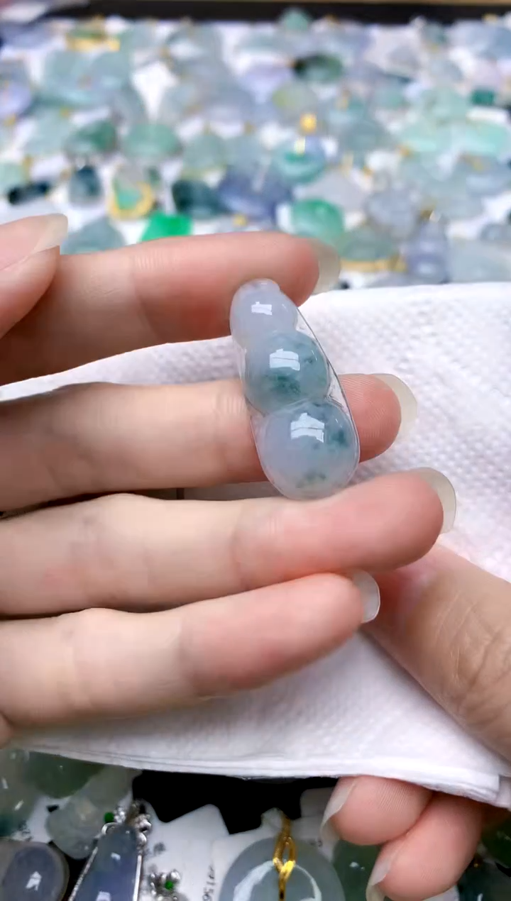 颈饰未镶嵌翡翠天然A货翡翠