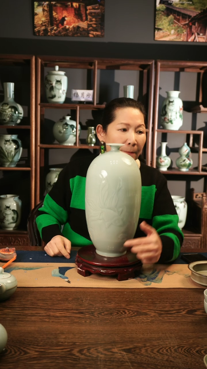 【闪购商品】纯手工 粉青 金鱼梅瓶B