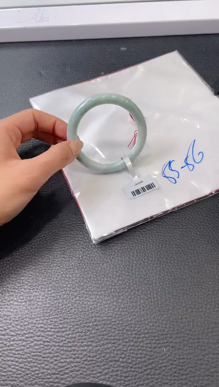 【闪购商品】翡翠手镯未镶嵌手镯