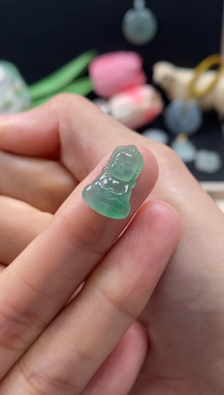 【闪购商品】翡翠颈饰未镶嵌翡翠冰绿宝宝佛