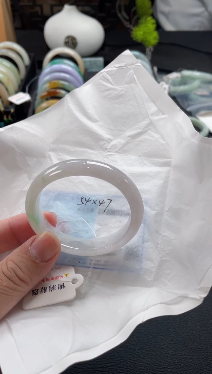【闪购商品】翡翠手镯未镶嵌54贵妃