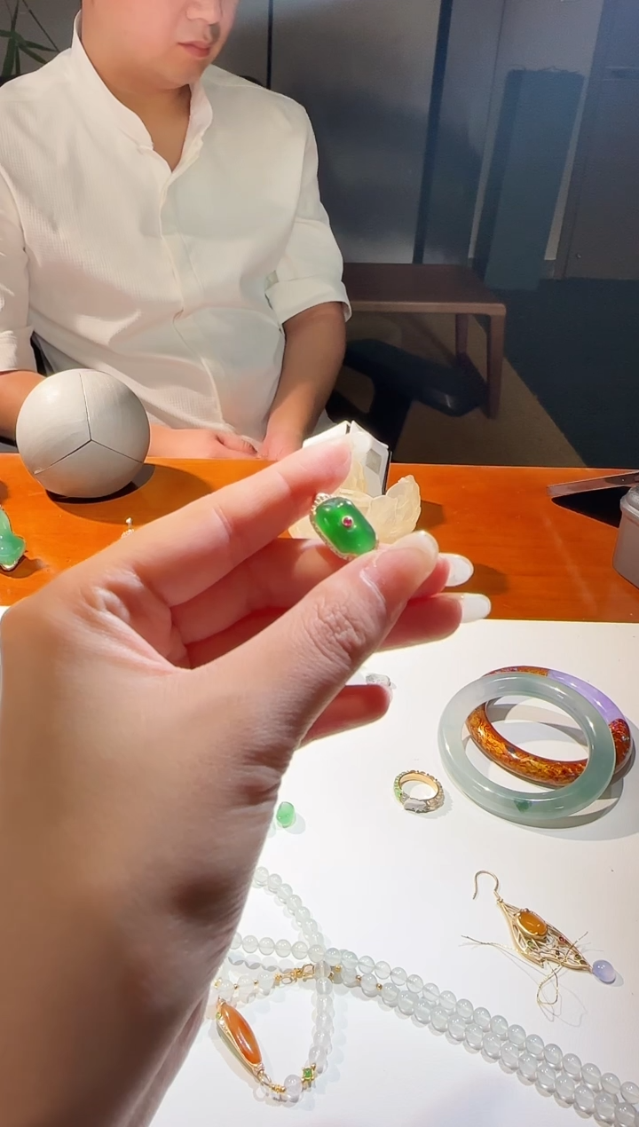 翡翠18K金镶嵌颈饰【鑫鑫】