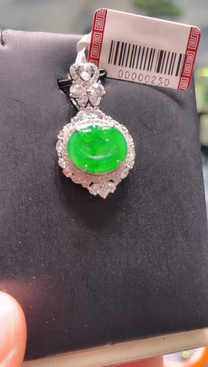 【闪购商品】翡翠吊坠(不含链)银S925镶嵌A9天然A货翡翠