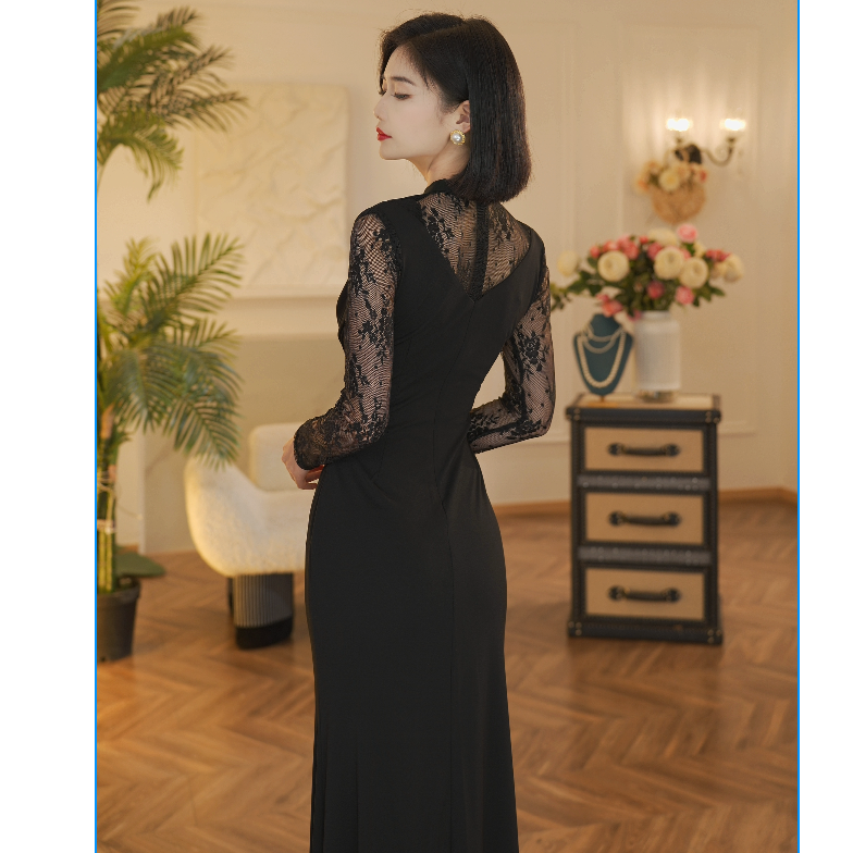 JUU【芷荷】春季新款黑色百搭修身显瘦显高修身连衣裙W-40735