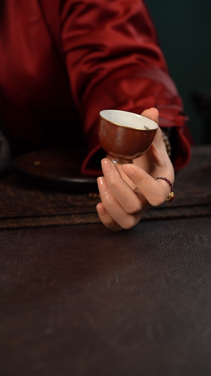 【闪购商品】杯聚澜堂红金花釉小直口杯