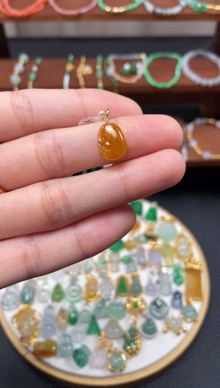 【闪购商品】翡翠吊坠(不含链)18K金镶嵌一个   JK714