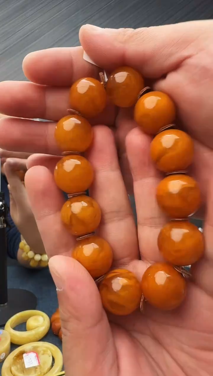 蜜蜡未镶嵌珠宝奇石假一罚十，多样性发其一