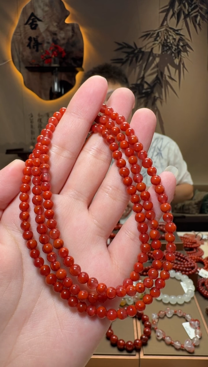 未镶嵌原矿手链南红玛瑙一条4mm+ 多样性发货