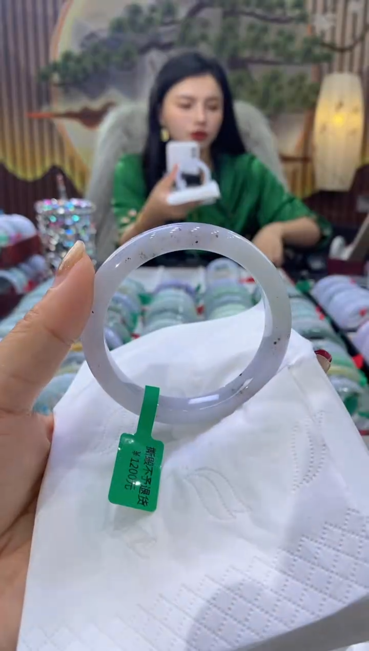 【闪购商品】翡翠手镯未镶嵌多人01680