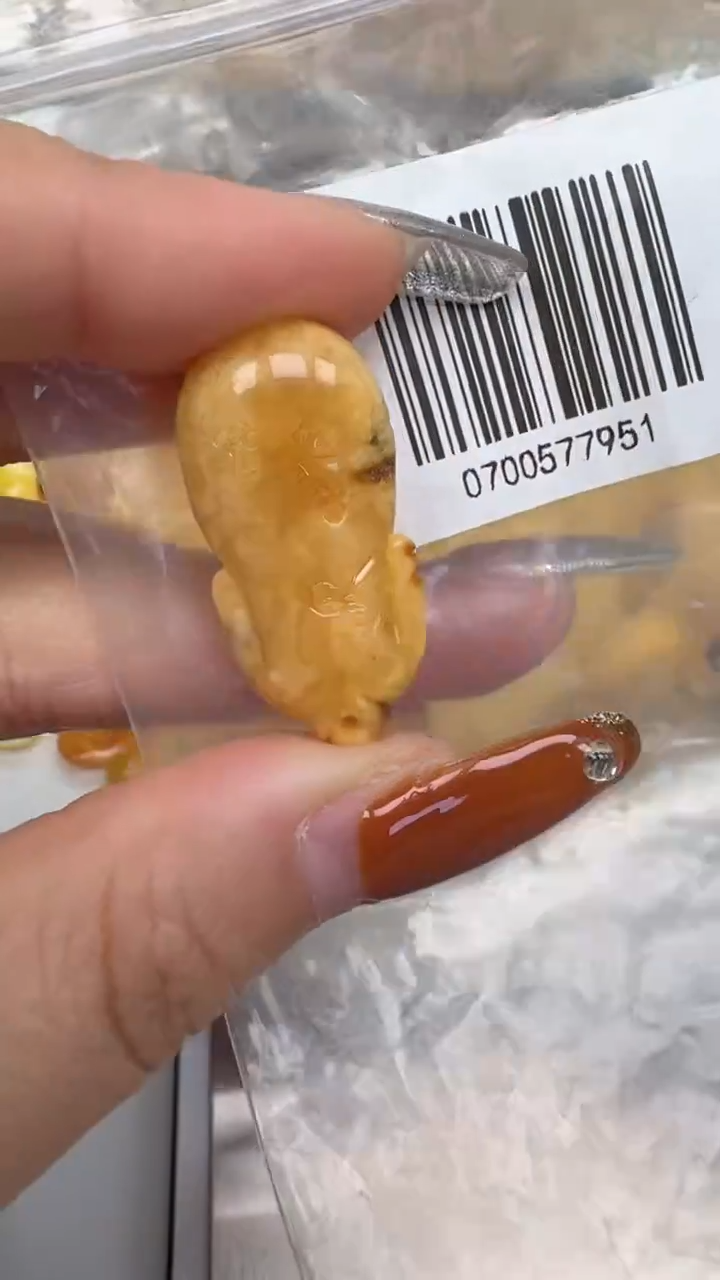 裸石琥珀未镶嵌如图