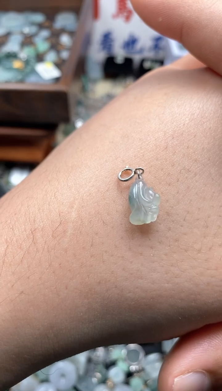 【闪购商品】翡翠颈饰未镶嵌哥哥