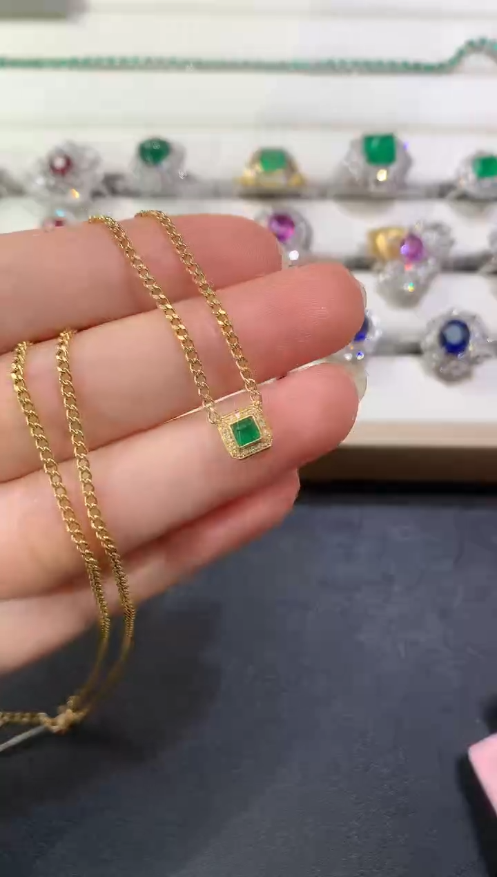 套链18K金镶嵌祖母绿D2|2980