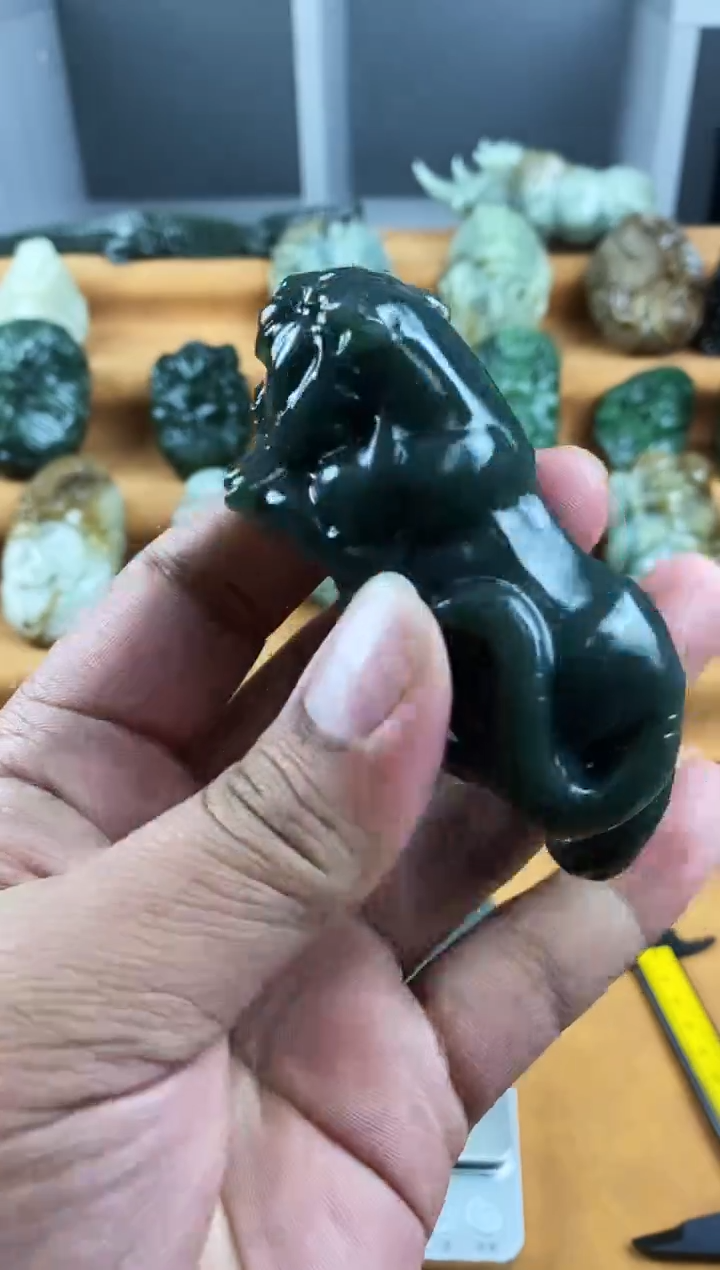 未镶嵌和田玉把件1