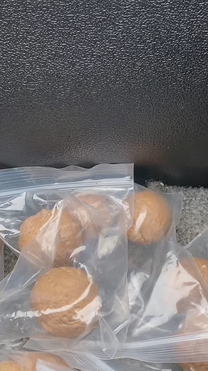 【闪购商品】文玩核桃把件蛇皮球