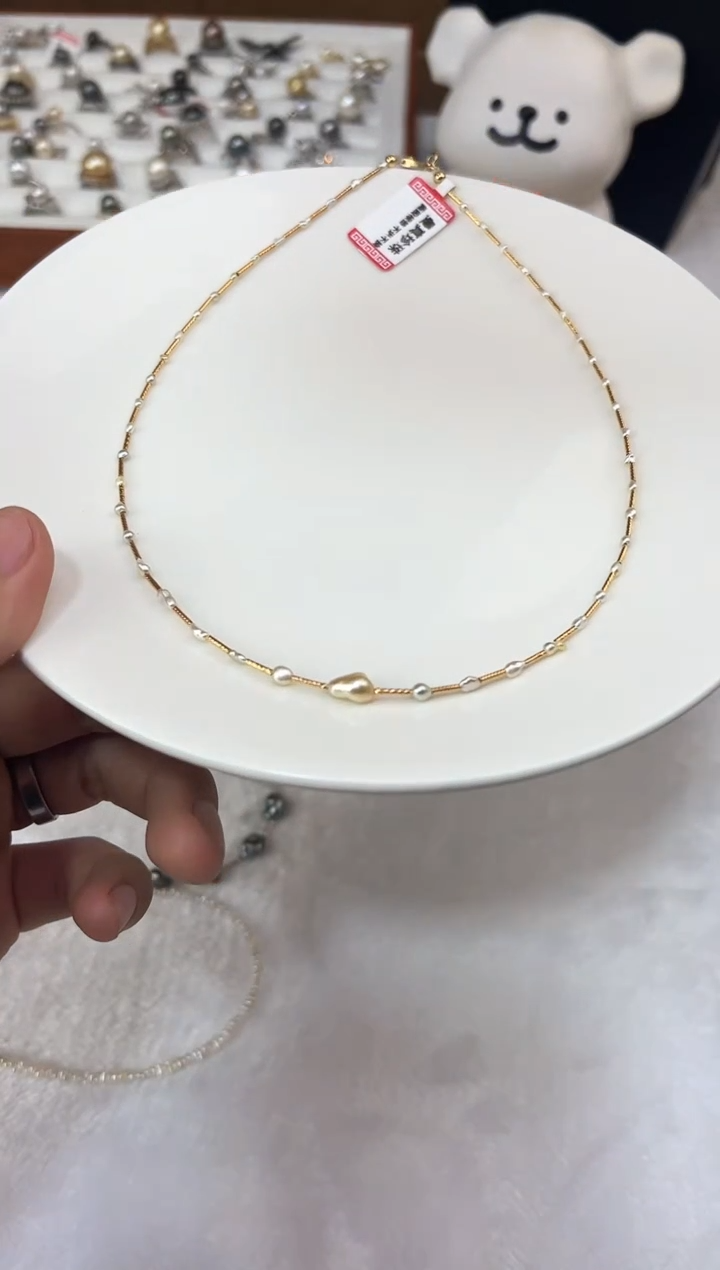 颈饰18K金镶嵌海水珍珠南洋金珠