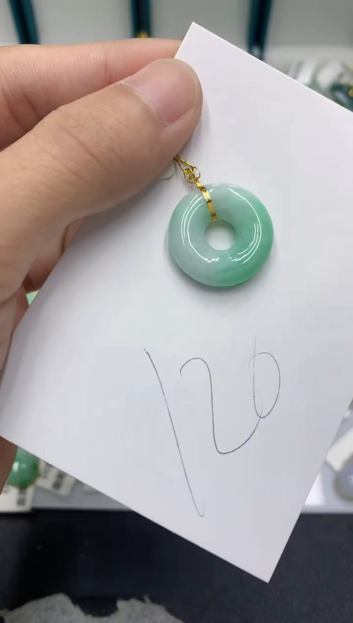 【闪购商品】翡翠颈饰18K金镶嵌翡翠