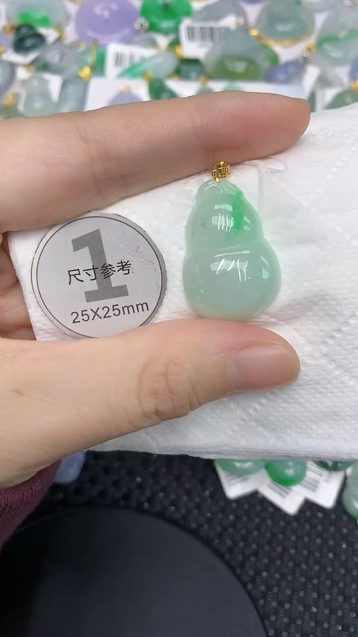 颈饰18K金镶嵌翡翠11111111111