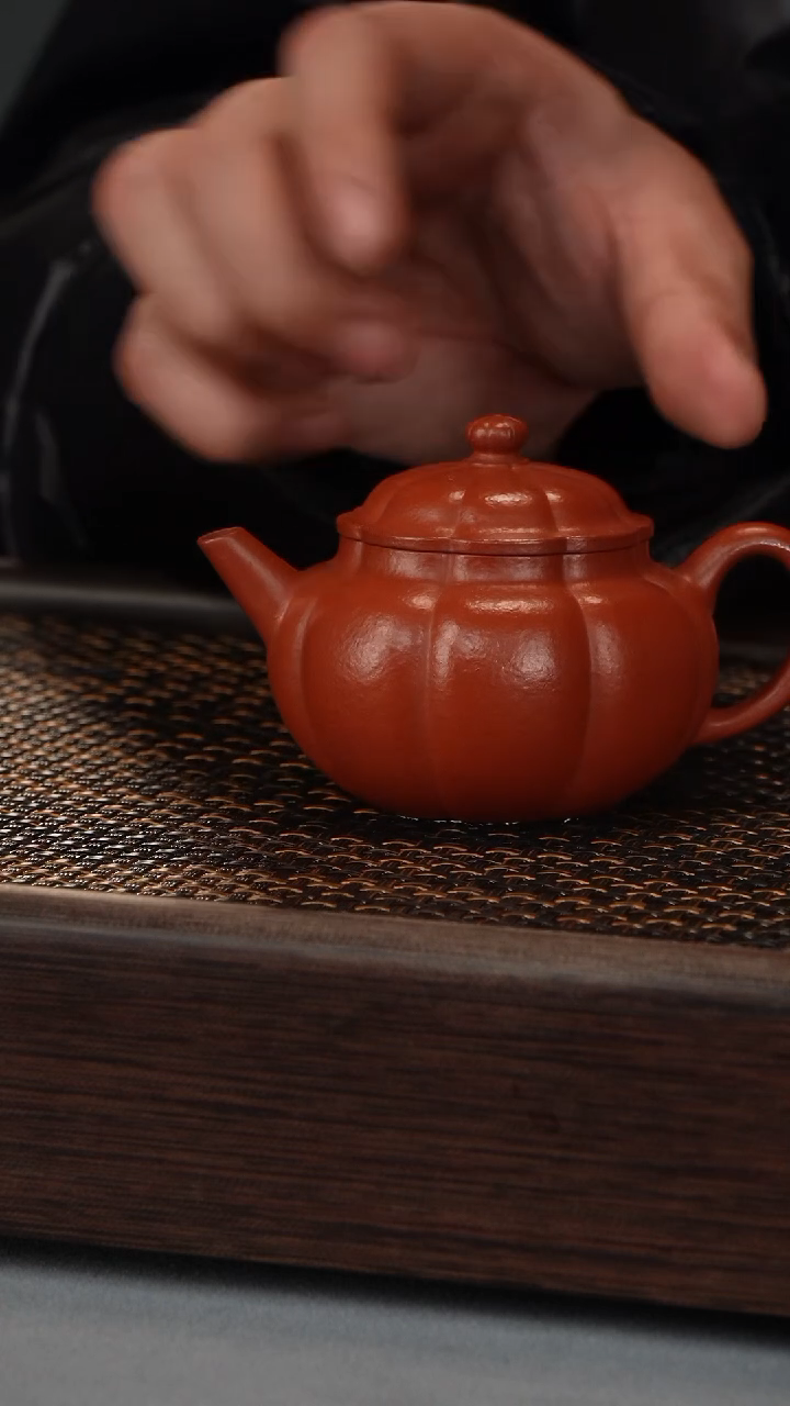 【闪购商品】小菊蕾 朱泥（83号）