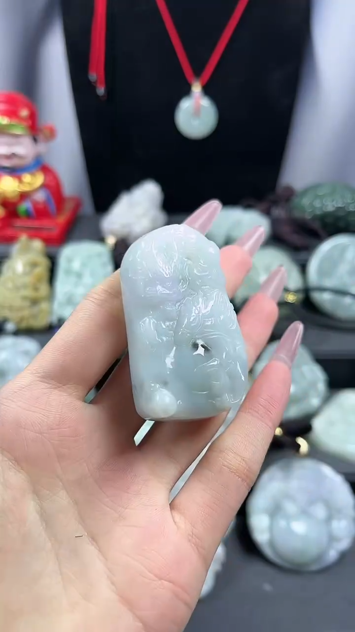 【闪购商品】翡翠颈饰未镶嵌龙马精神 有细纹