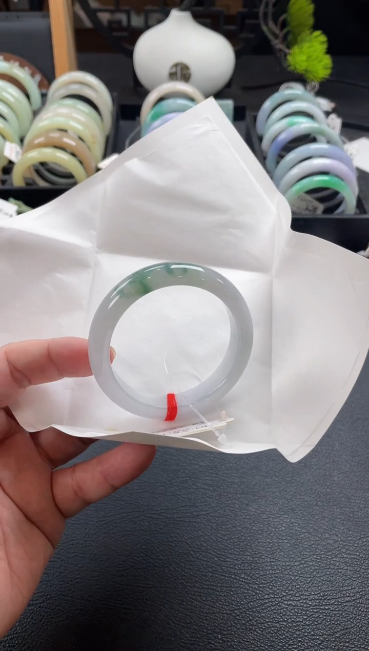 【闪购商品】翡翠手镯未镶嵌有纹裂 55.8