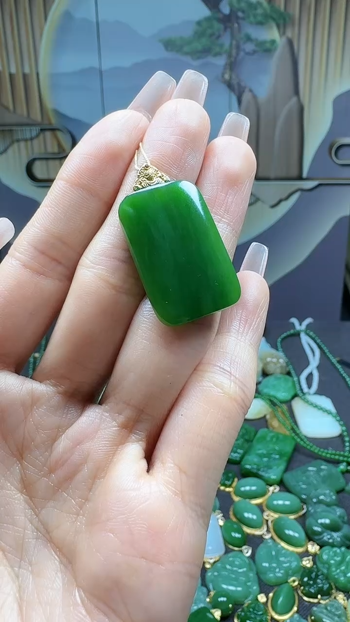 【闪购商品】和田玉挂件18K金镶嵌1