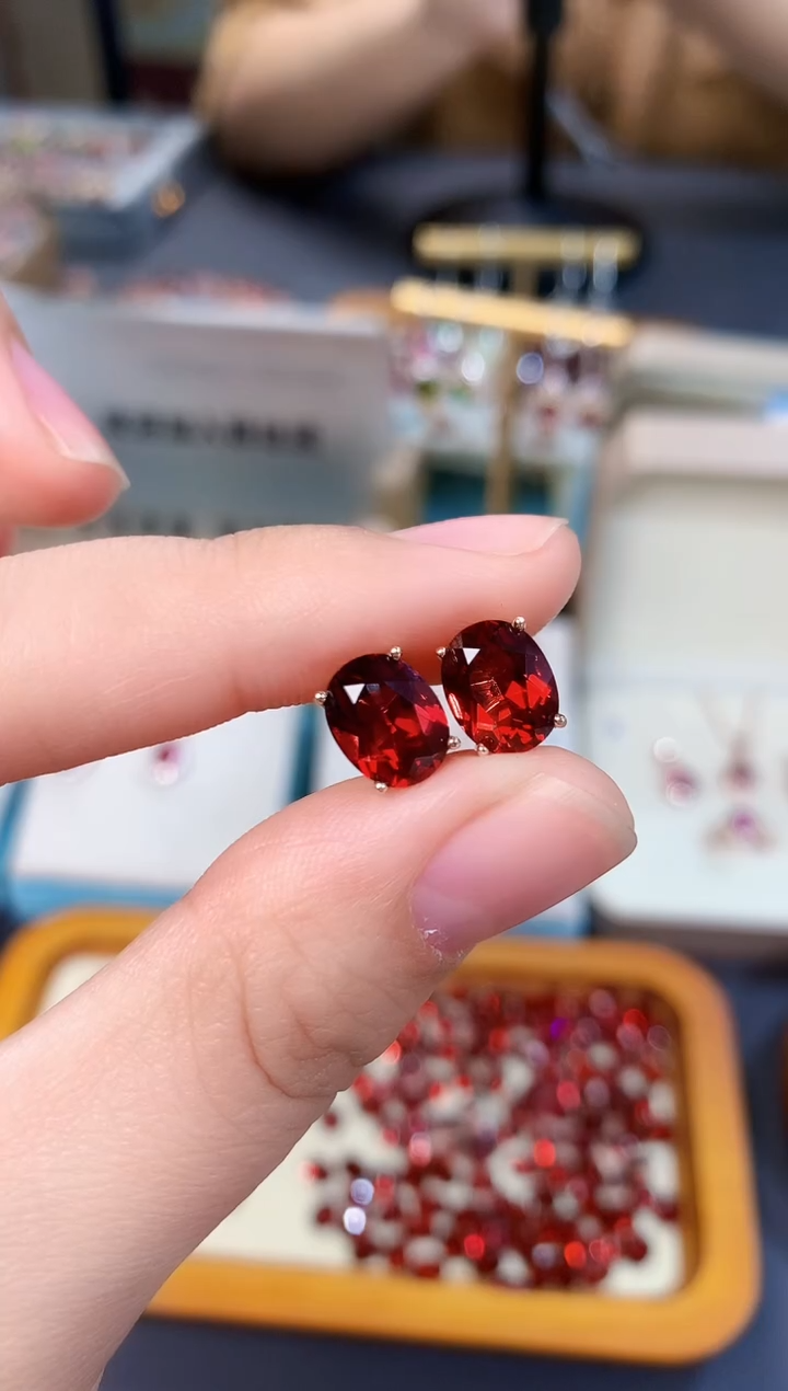 【闪购商品】石榴石耳钉银S925镶嵌天然