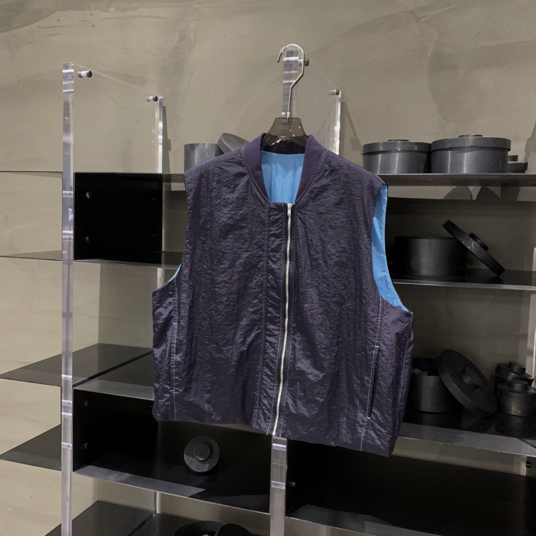 小众休闲气质光泽感拉链马甲女 M6865